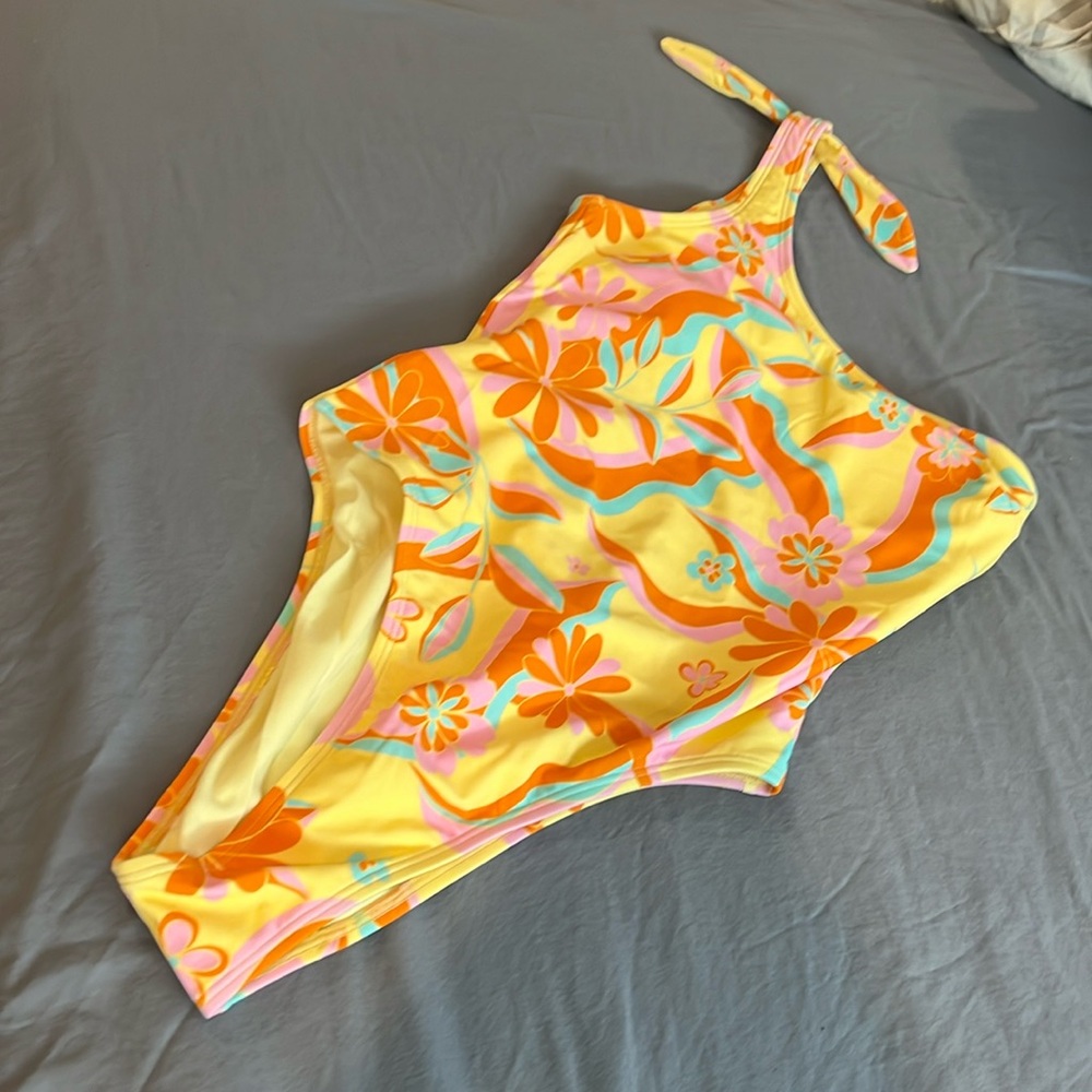 Cupshe floral one piece swimsuit size S